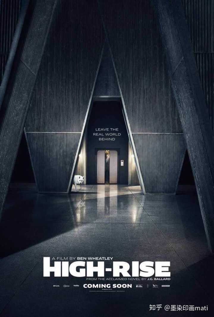 电影海报中,采用明暗对比的手法为画面中心营造趣味点,引导观者的视线