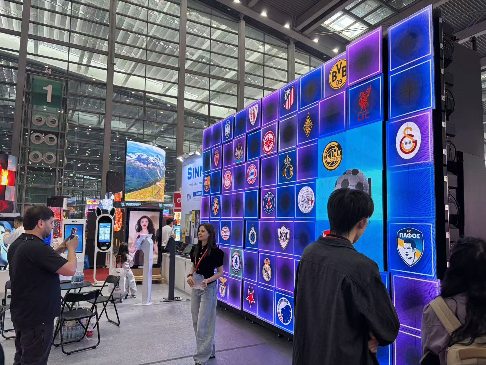 Detailed view of operating kinetic LED modules by Spectrum Creative, demonstrating high-precision independent extension control for immersive 3D spatial experiences in high-end showrooms.