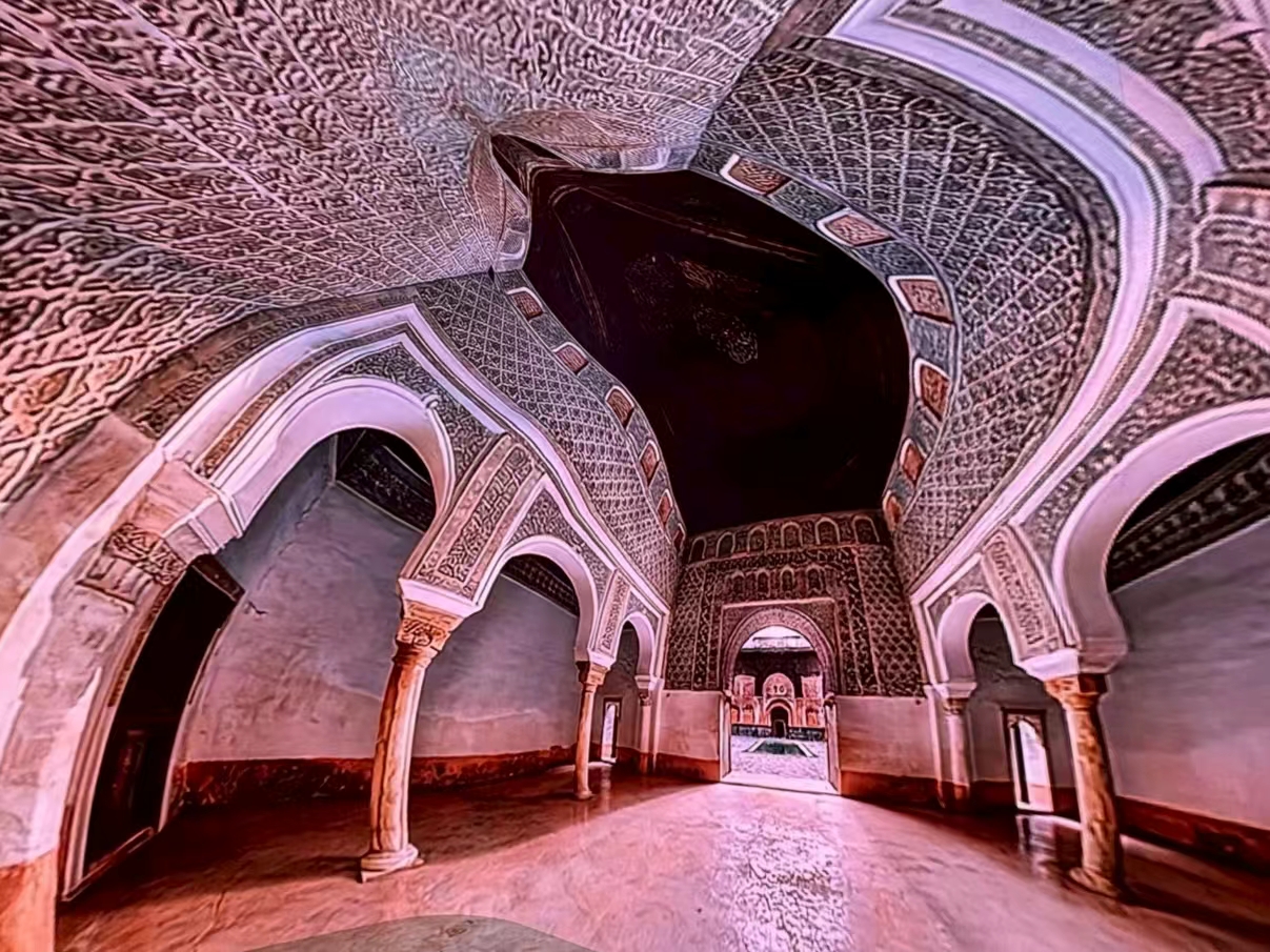 Spectrum Creative immersive LED space featuring high-precision seamless wall-to-floor splicing and advanced mapping algorithms to eliminate geometric distortion for a full-scale 3D immersive environment.